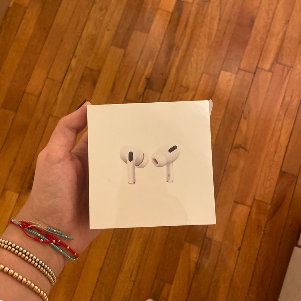 BRAND NEW SEALED AIRPOD PRO